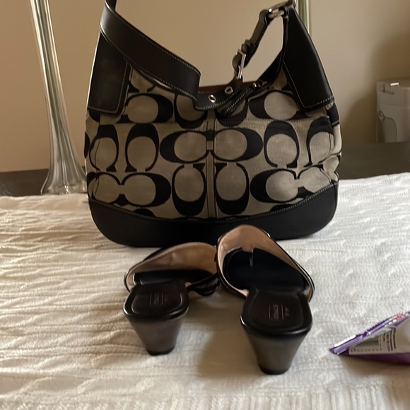 Coach handbag in good condition black and white leather care about 10 years - Picture 3 of 11